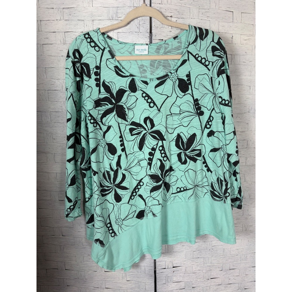 Sun Moda California Women Top 3/4 Sleeve Floral Asymmetrical Hem
